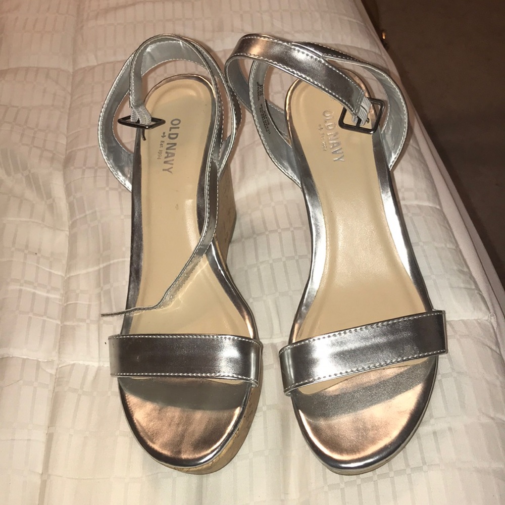 Silver wedges